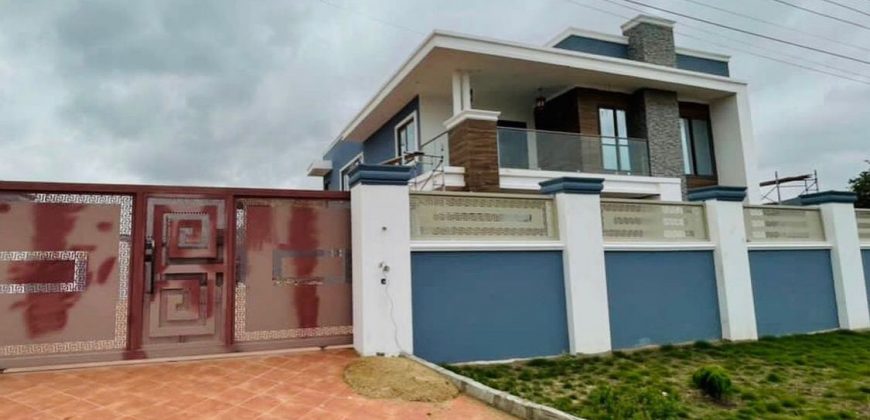 New built 4 bedroom house for sale at spintex