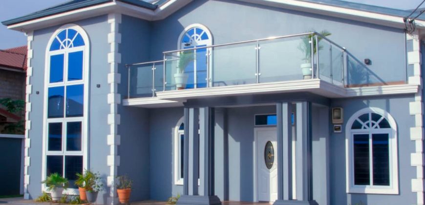 4 bedroom Luxurious house En suite for sale at Tema community 25