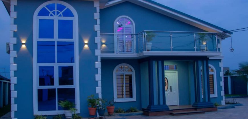 4 bedroom Luxurious house En suite for sale at Tema community 25