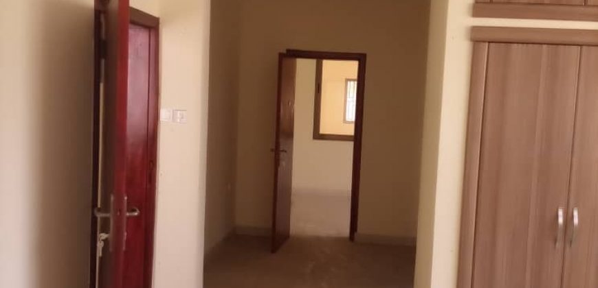 New built 5 bedroom en suite with 2 boys quarters for rent at Tema community 10