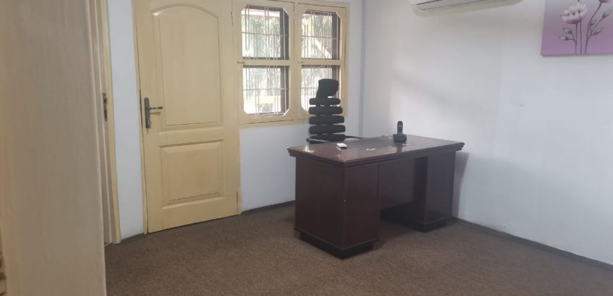 Executive unfurnished self compound house at airport residential area for rent