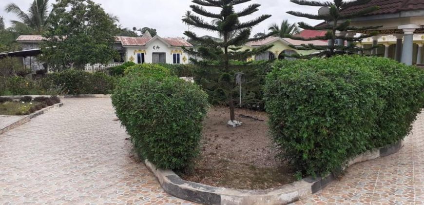 8 bedroom house for sale Apam junction on the Accra cape coast highway