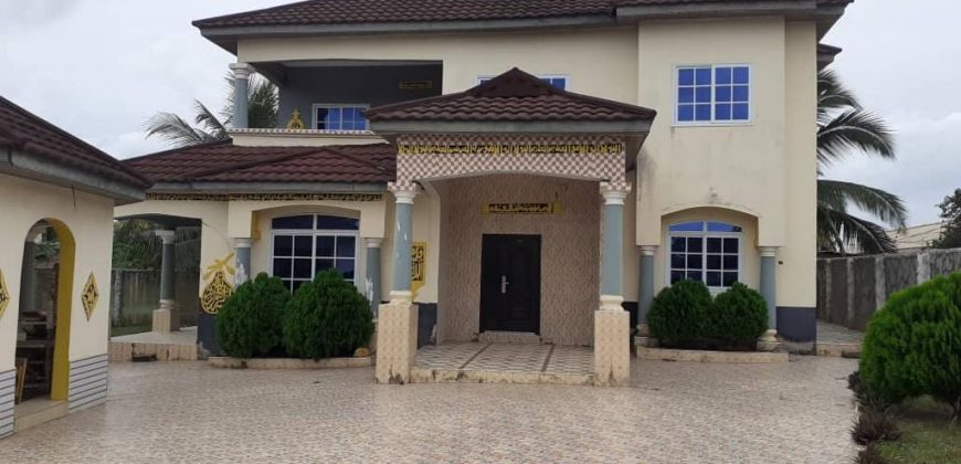 8 bedroom house for sale Apam junction on the Accra cape coast highway