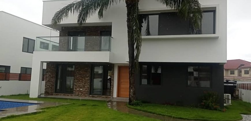 4 bedroom executive town house with 1 room out house and a swimming pool for rent at Tse Addo