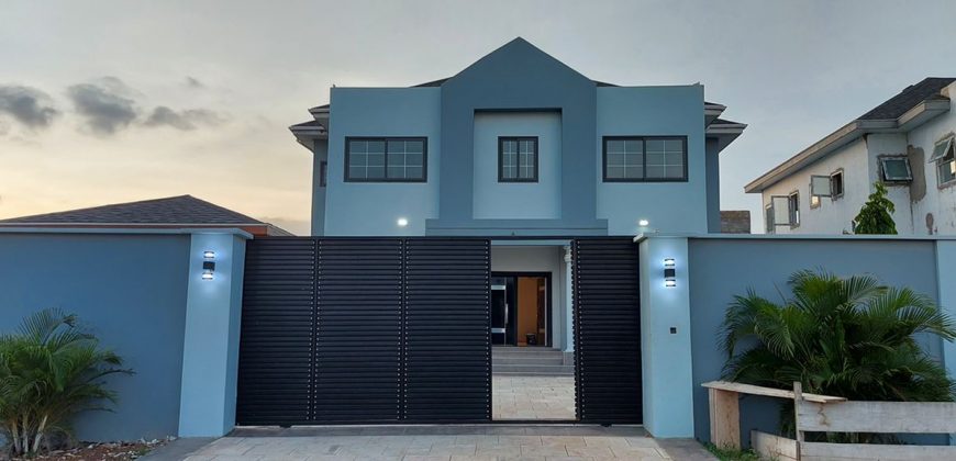 Newly built executive 6 bedroom house with jacuzzi for sale at Tema community 6