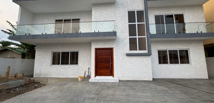 Charming 4 bedroom house for sale in community 16 Near Bawo’s city